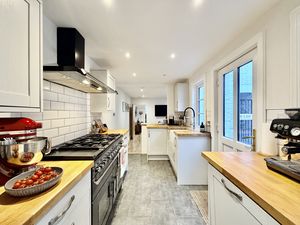 Photo 8- click for photo gallery